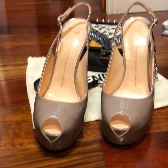 Giuseppe peep toe pumps - Picture 2 of 8